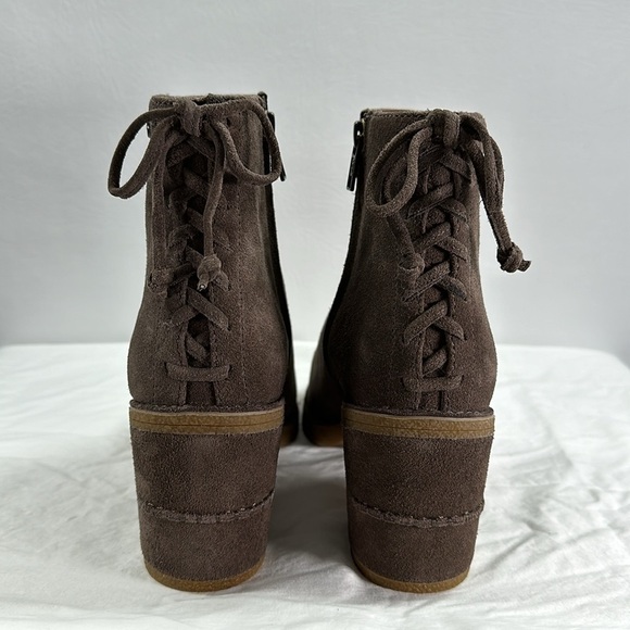 NIB UGG Corinne Suede Leather Boot, 10 - Picture 11 of 13